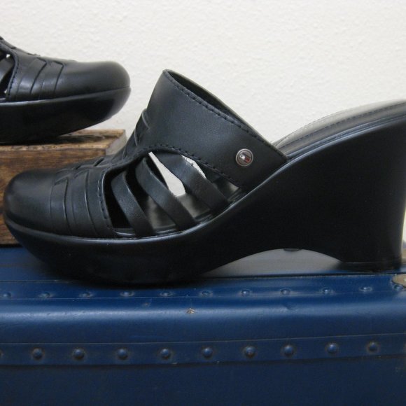 NWOT Tommy Hilfiger black leather wedges 7.5 - Picture 3 of 7